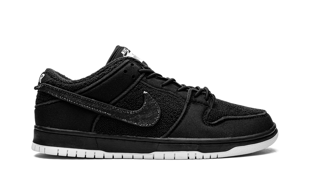 SB Dunk Low "Gnarhunters" DH7756 010